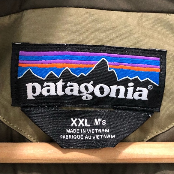 Patagonia, insulated powdertown water repellent, hooded jacket - Picture 5 of 11